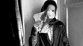Video thumbnail: PBS NewsHour Short, Potent Poetry Offers Bite of Afghan Life
