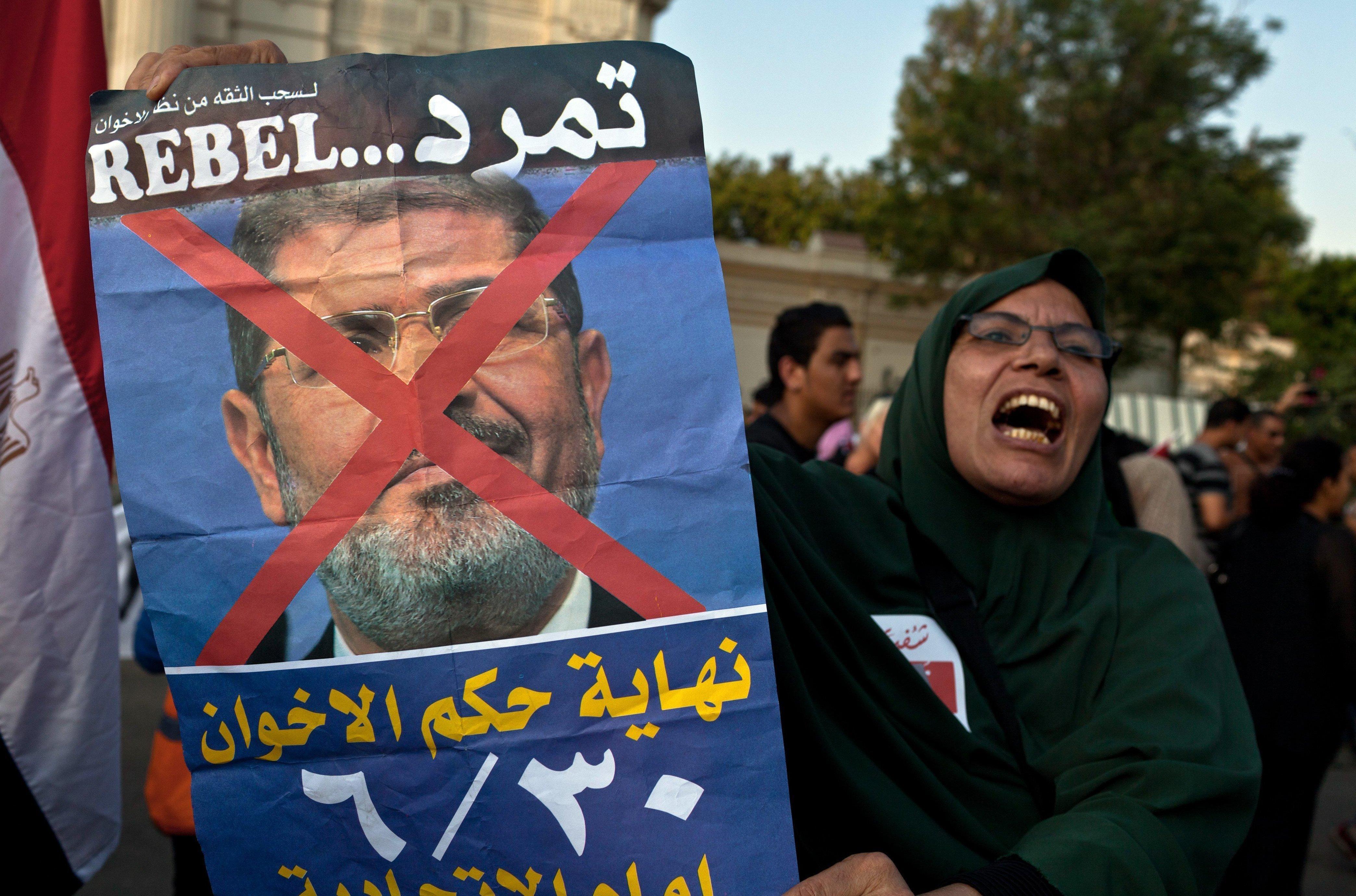 Deadline Looms for Morsi to Resolve Standoff With Opposition
