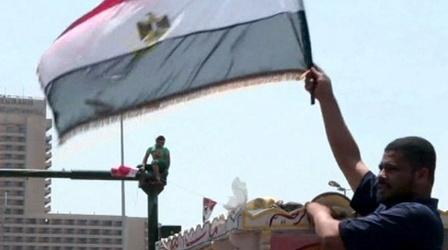 Video thumbnail: PBS NewsHour Pro- and Anti-Morsi Demonstrators Clash Across Egypt