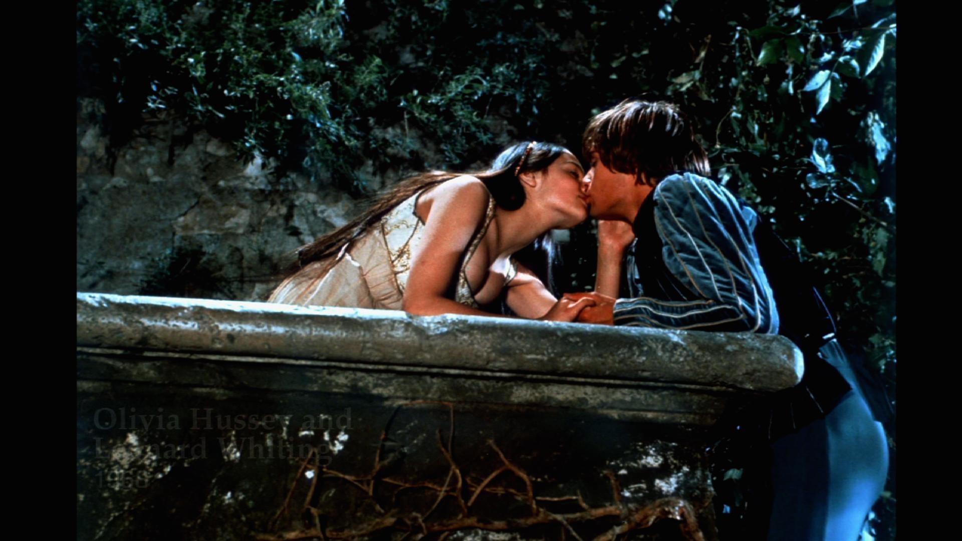 Joseph Fiennes on Romeo and Juliet's Famous Balcony Scene | Shakespeare