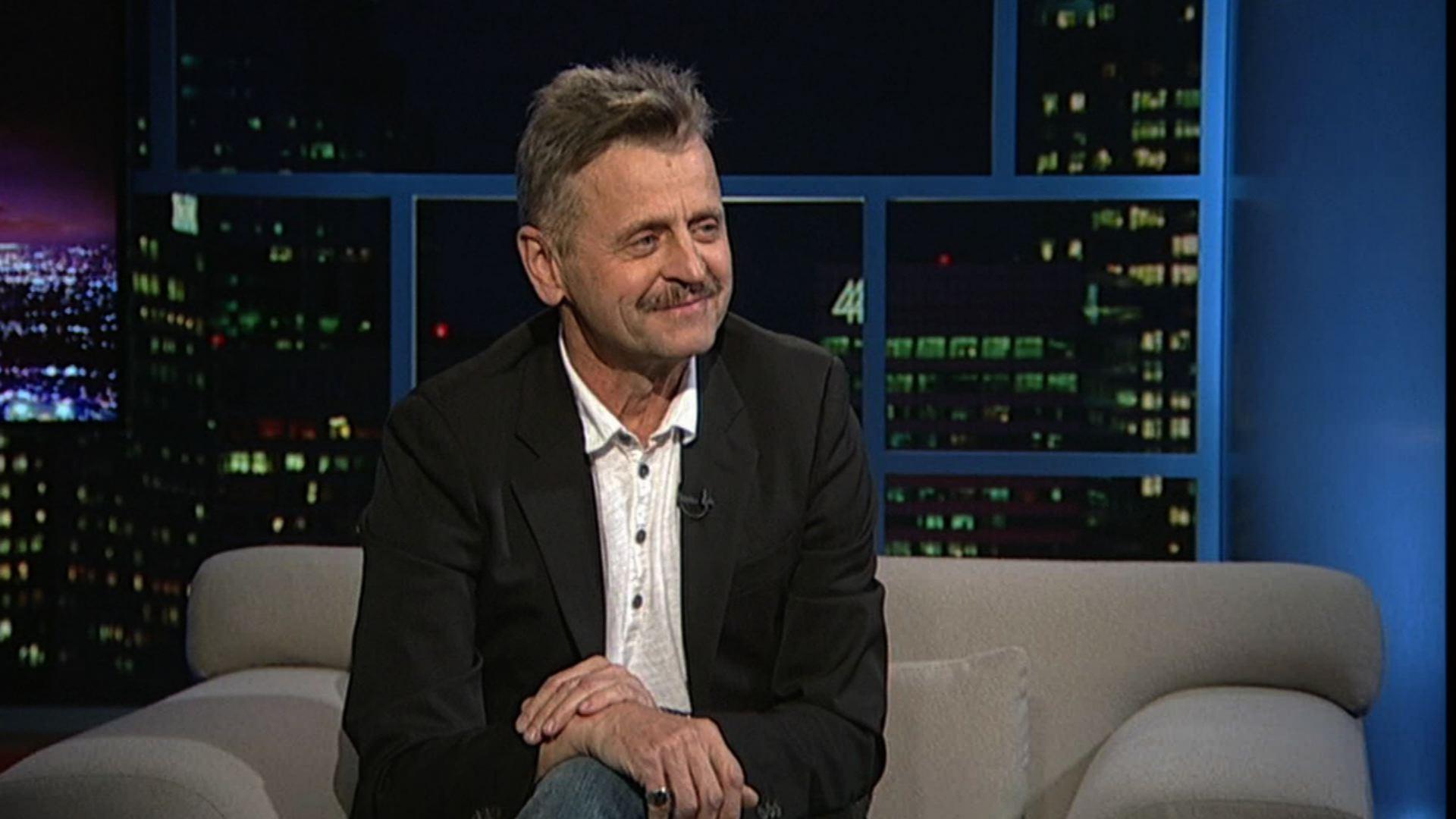 Dancer-actor Mikhail Baryshnikov, Part 1