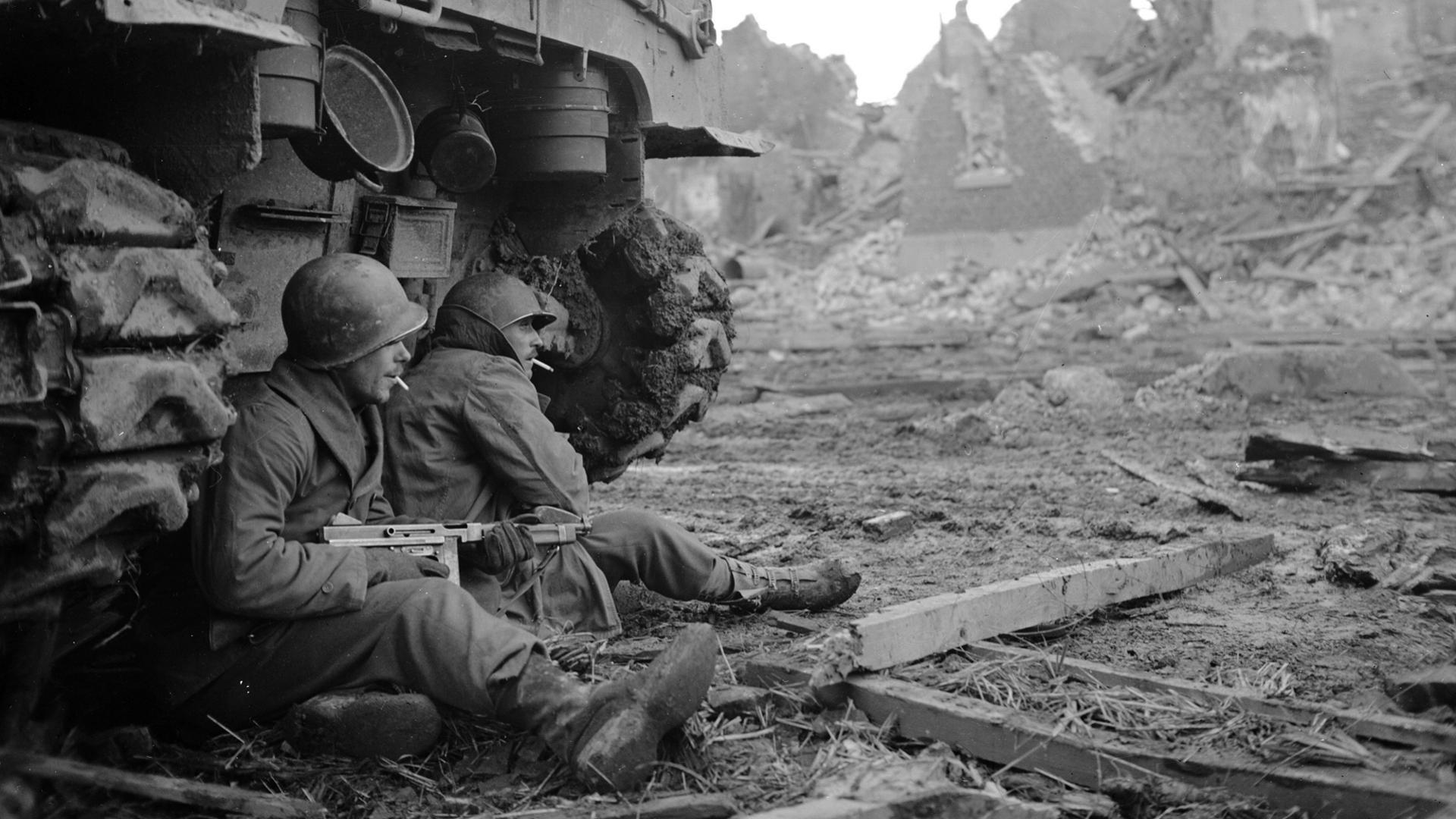 DVIDS - Images - German Paratrooper Grasps His Static Line During