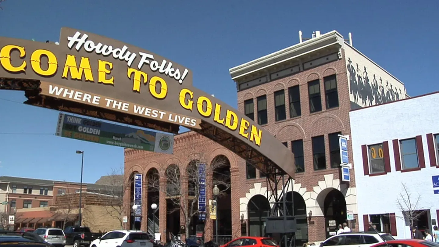 Washington Avenue, Golden