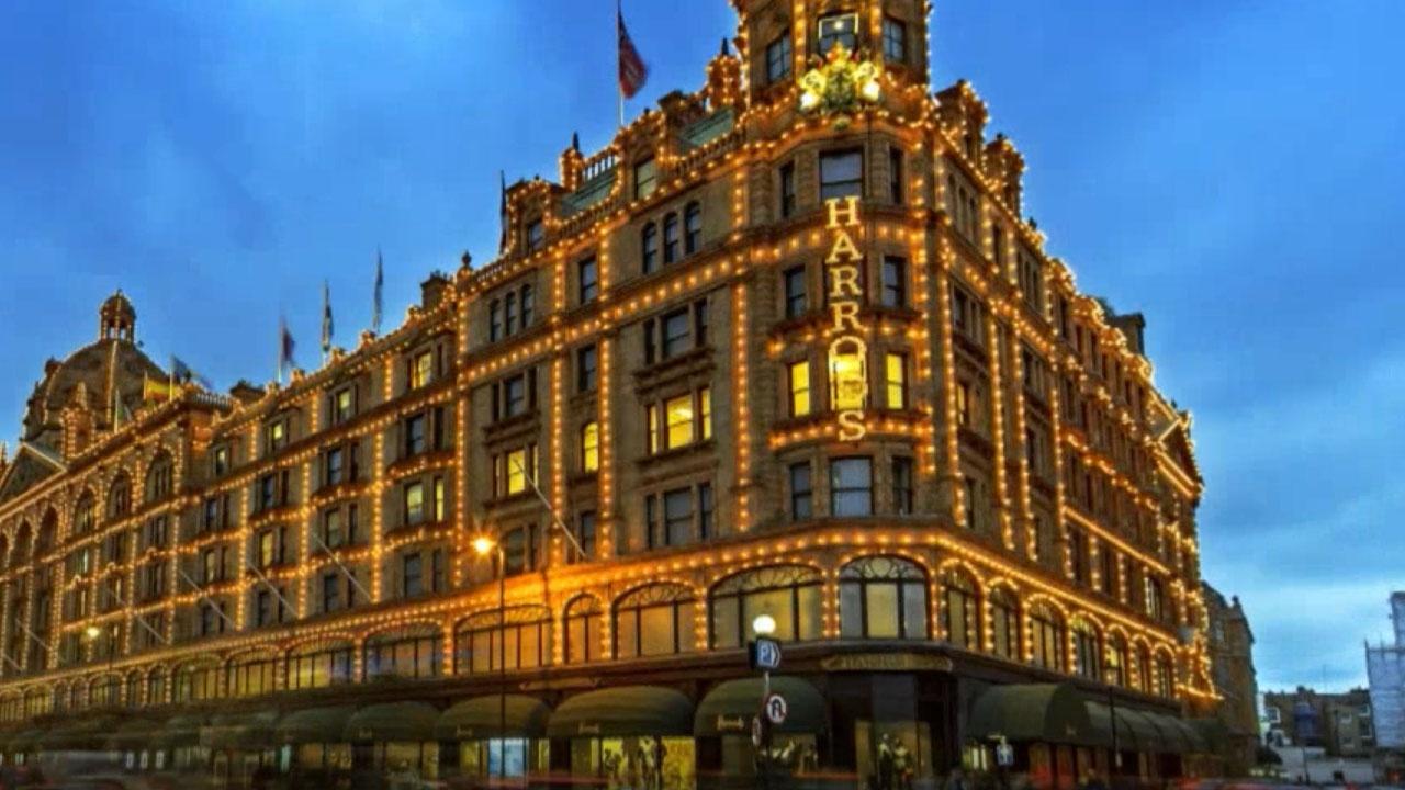 Burberry launches a takeover of its Harrods store on Roblox |  Marketing-Interactive