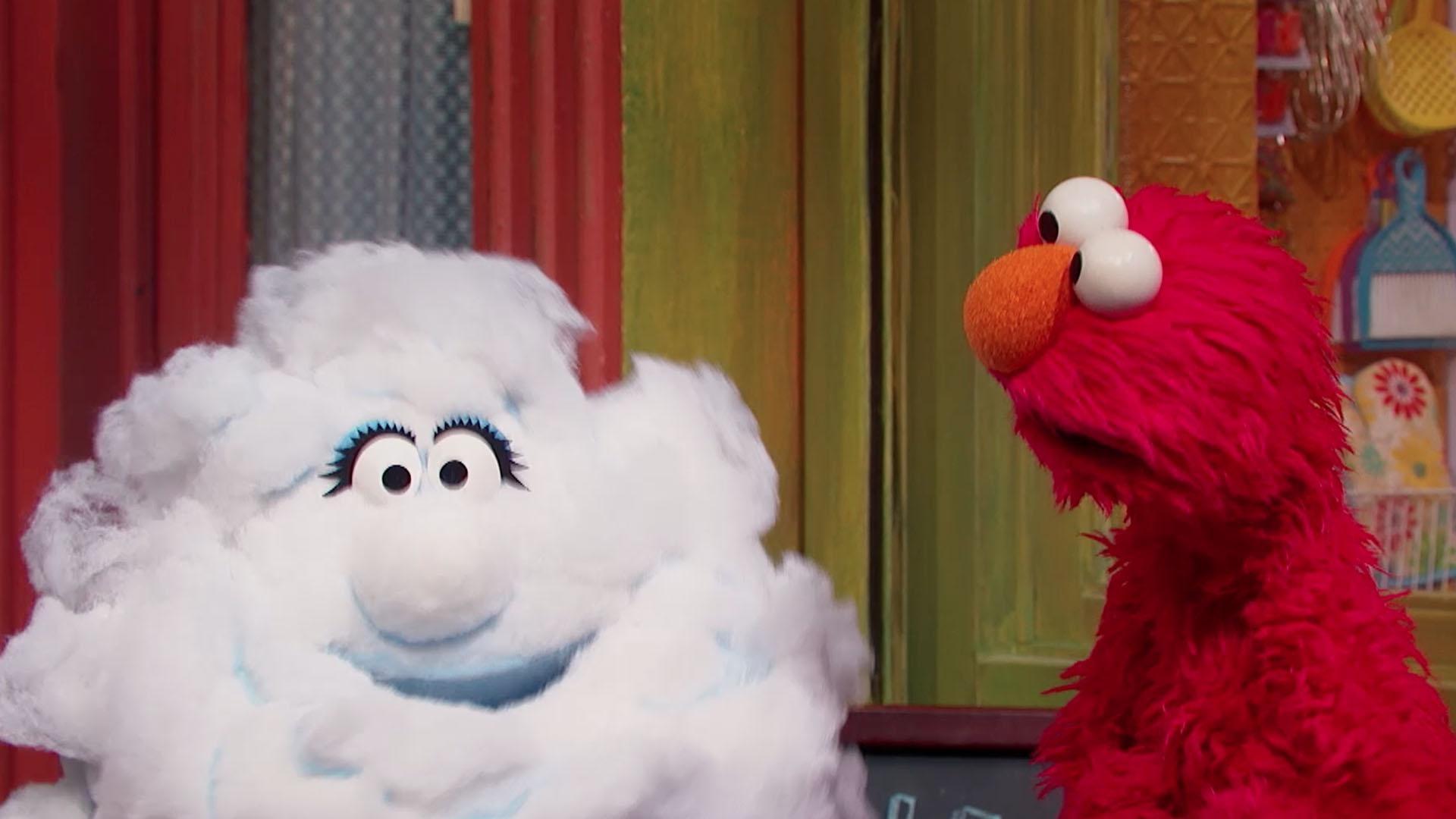 Grover from 'Sesame Street' dishes sweet smoothie