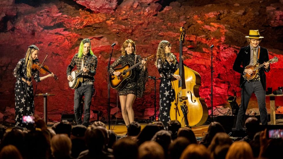 The Caverns Sessions MOLLY TUTTLE & Golden Highway Twin Cities PBS