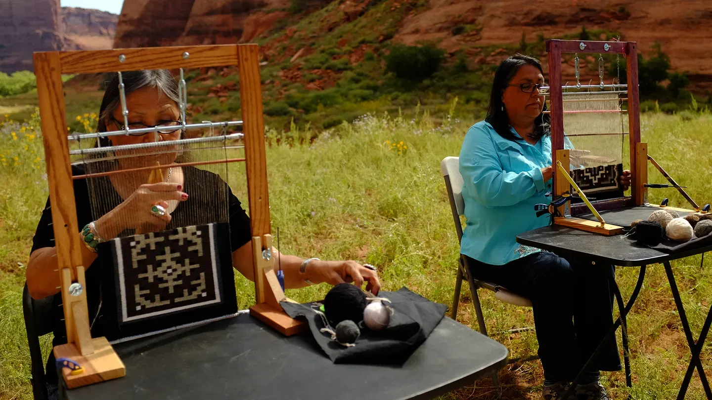 Navajo weavers Teller sisters