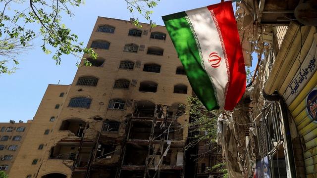 Talk of war dominates Tehran as ceasefire deadline nears