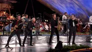 Chicago Performs "Saturday in the Park"