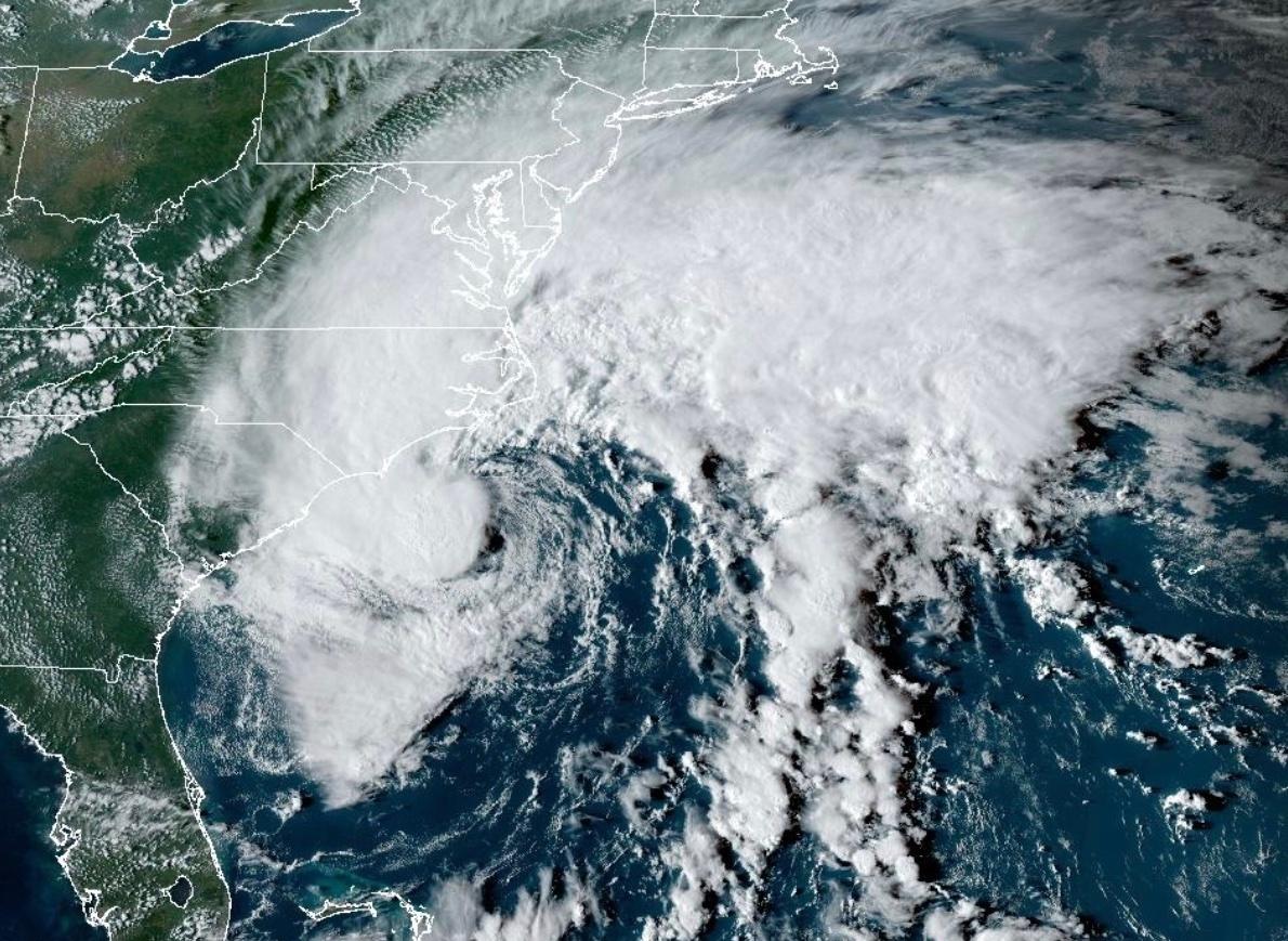 Tropical Storm Ophelia Hits the North Carolina Coast - The New