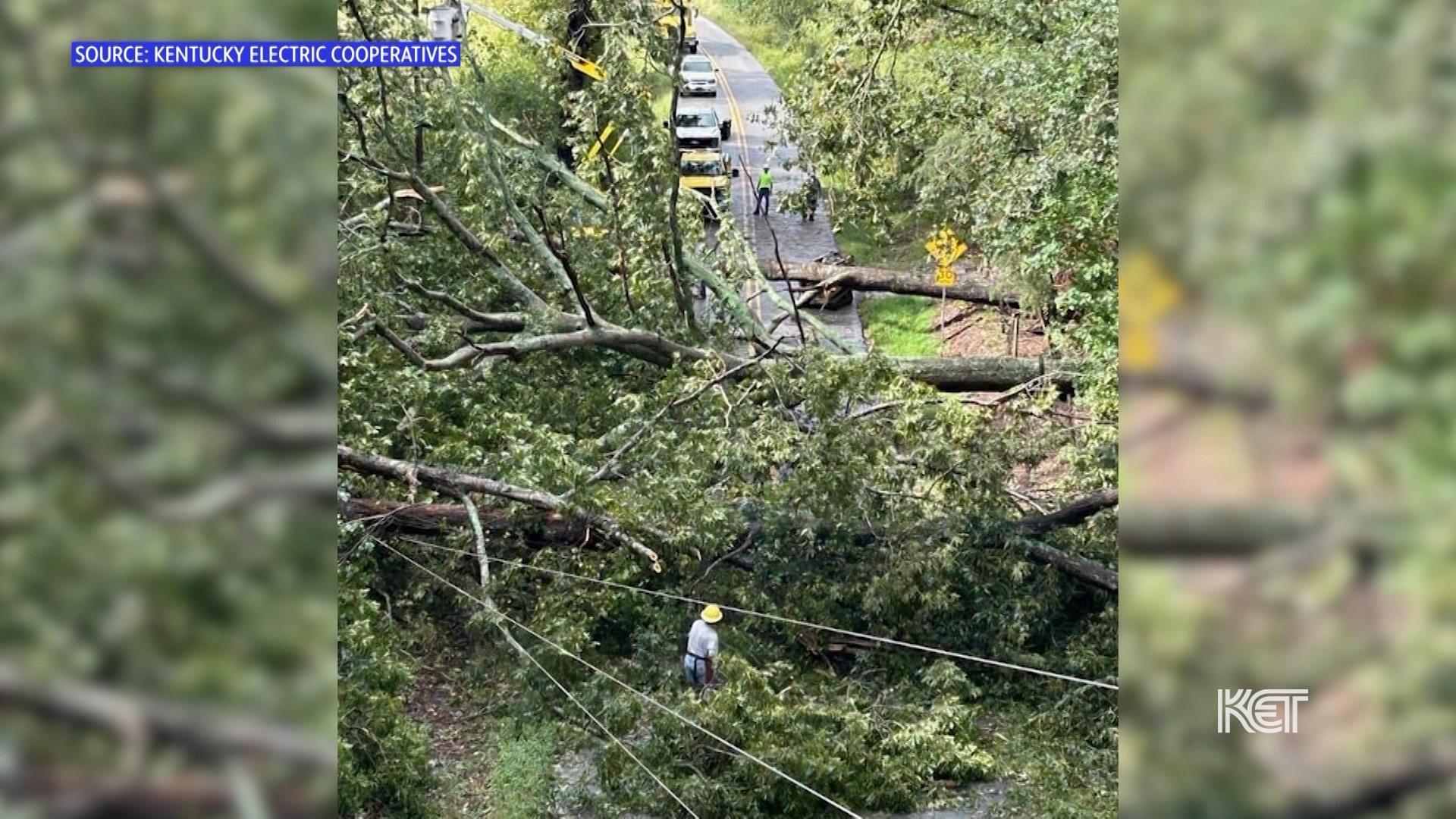 Kentucky Utility Workers Helping Out