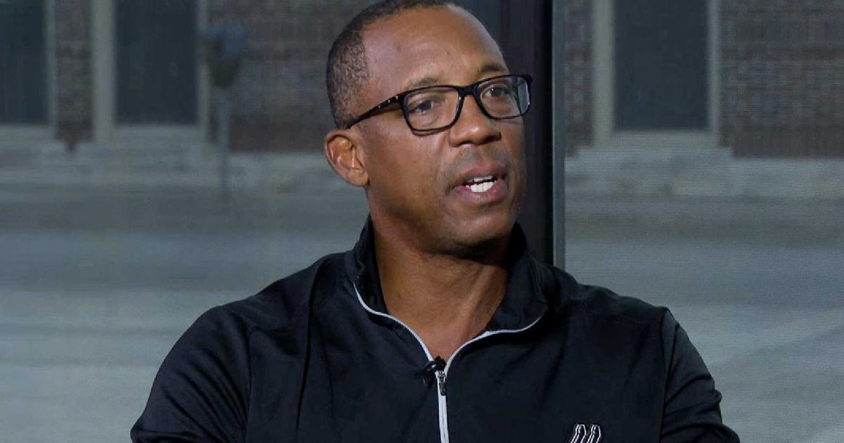 Sean Elliott has a 'Memorial Day Miracle' challenge for fans