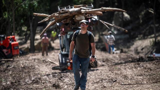 Search efforts paused by new threat of flooding in Texas