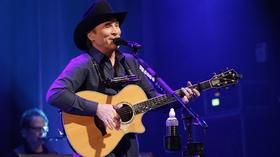 Video thumbnail: Front and Center CMA Songwriters Series Presents: Clint Black