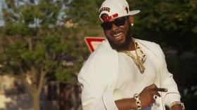 Video thumbnail: Chicago Tonight Officials Seek Warrant to Search R. Kelly’s Recording Studio
