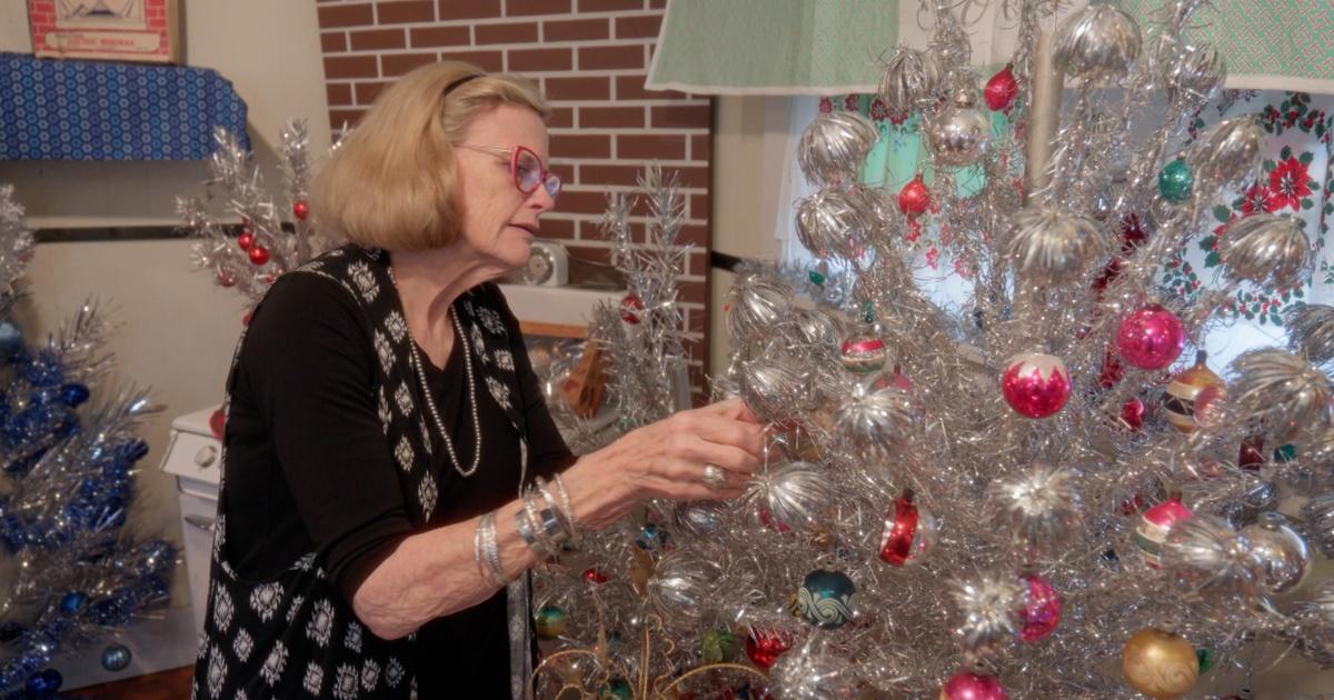 North Carolina Weekend Aluminum Christmas Tree Museum Season 21