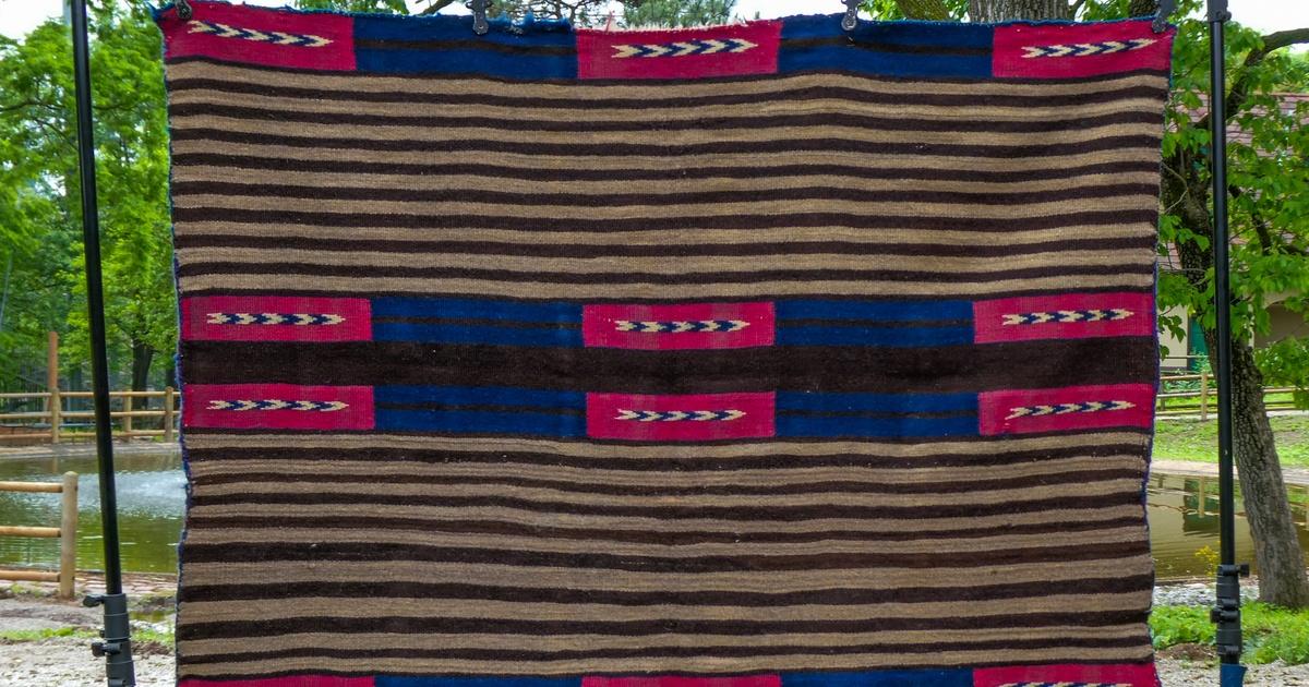 Antiques Roadshow | Appraisal: Navajo Woman's Wearing Blanket, ca. 1865 ...