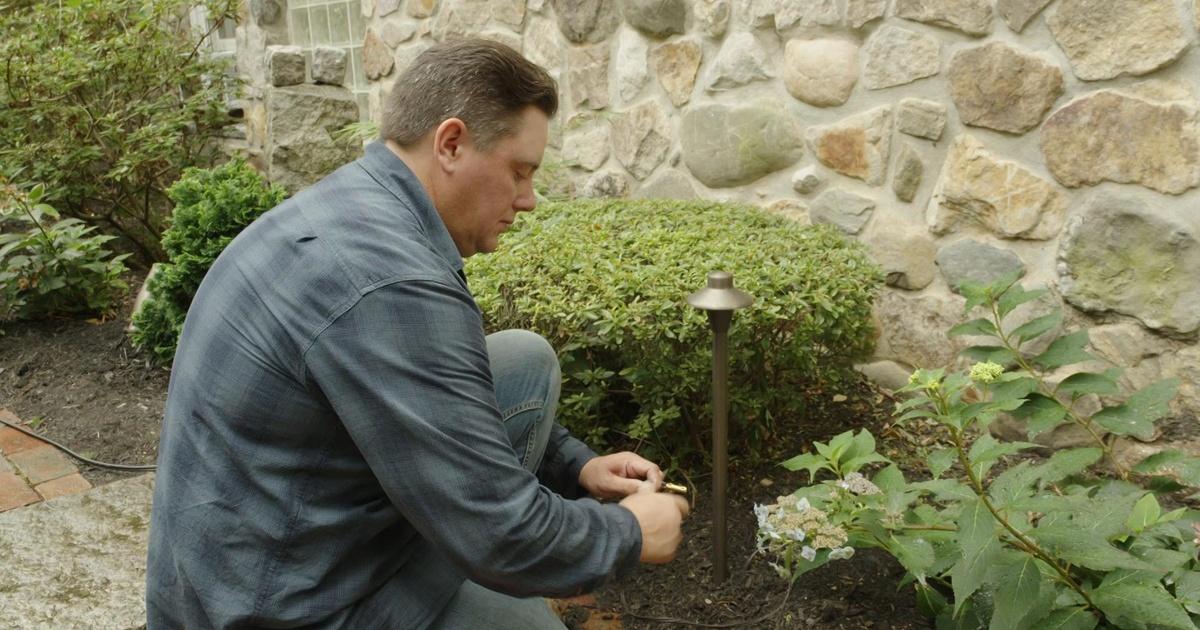 Ask This Old House E10 Landscape Lighting, Brick Walkway Ask This