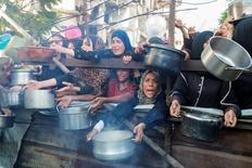 Gaza family documents their desperate search for food: asset-mezzanine-16x9
