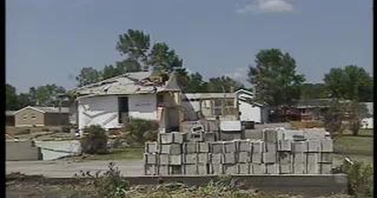 NewsNight Minnesota GRANITE FALLS tornado assessment Season 2000