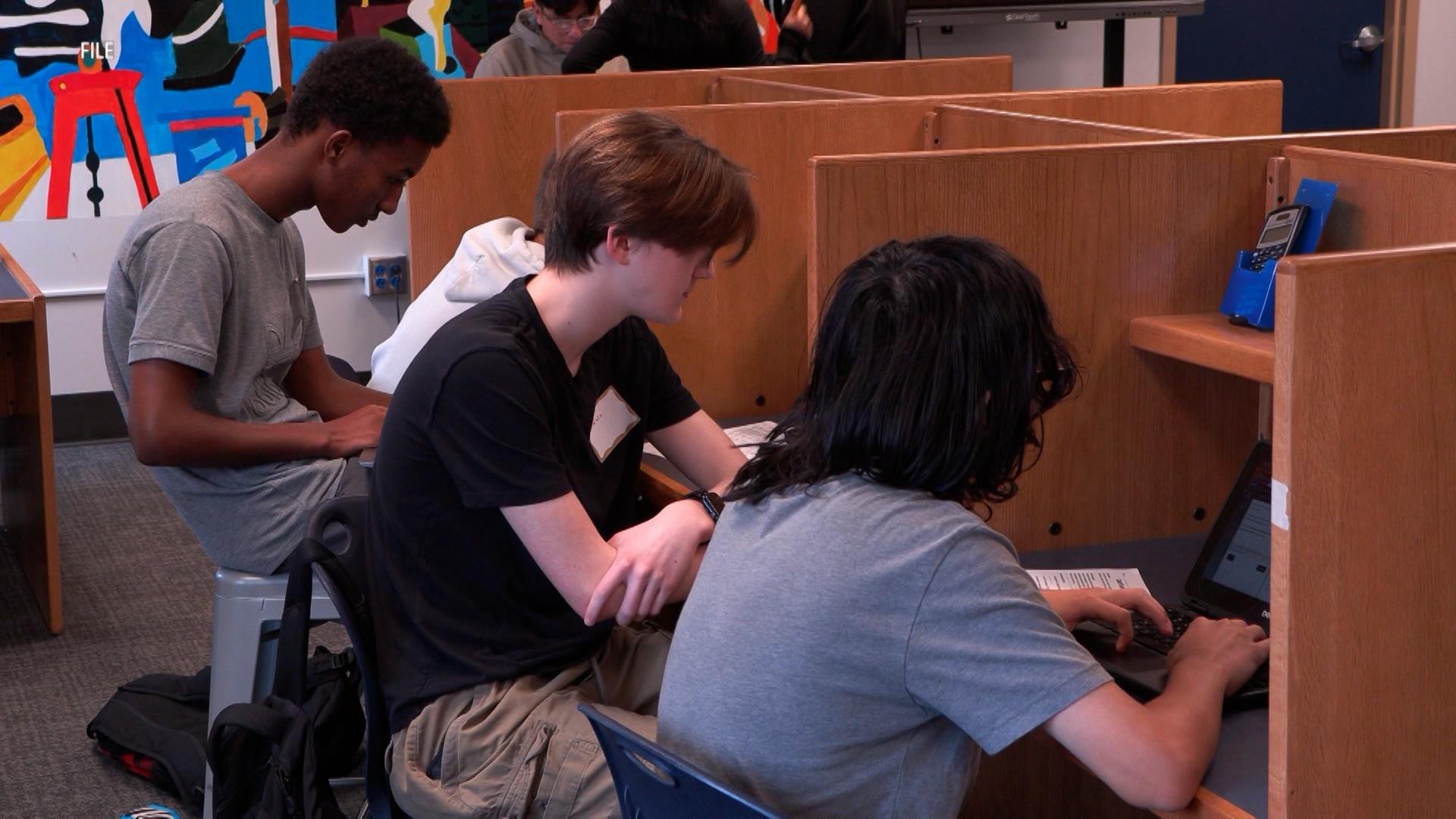 Bill Requiring Moment of Silence at School Advances