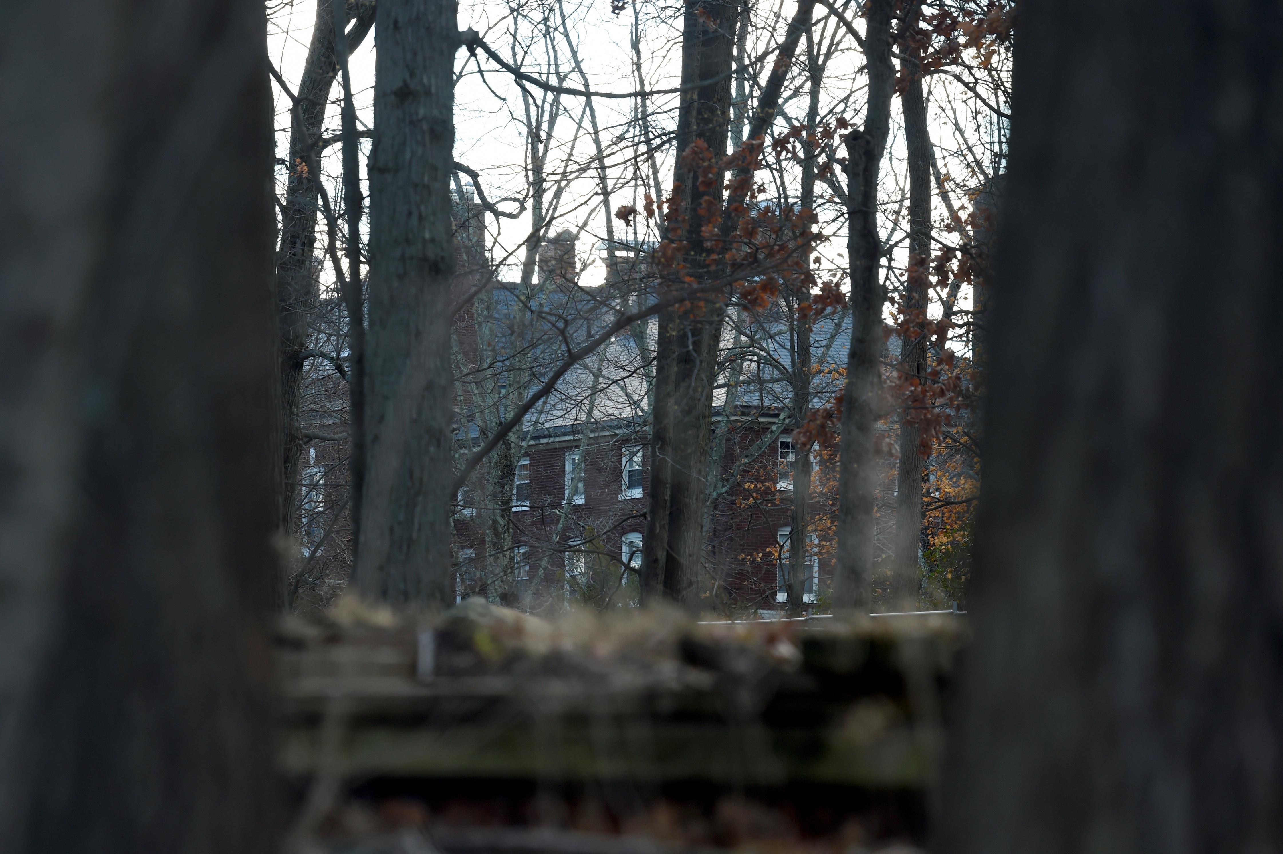 Russia presses U.S. for return of seized compounds