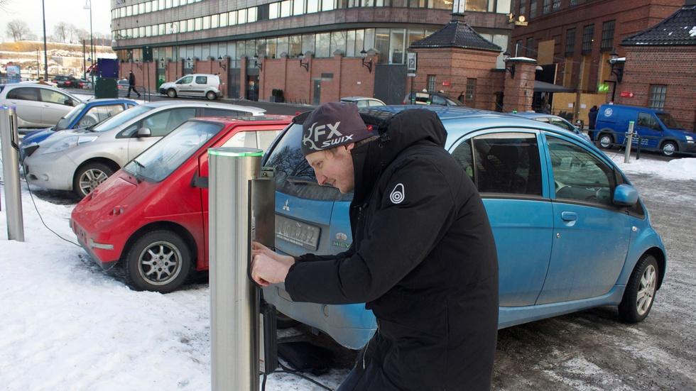 How Norway's government made electric cars irresistible image