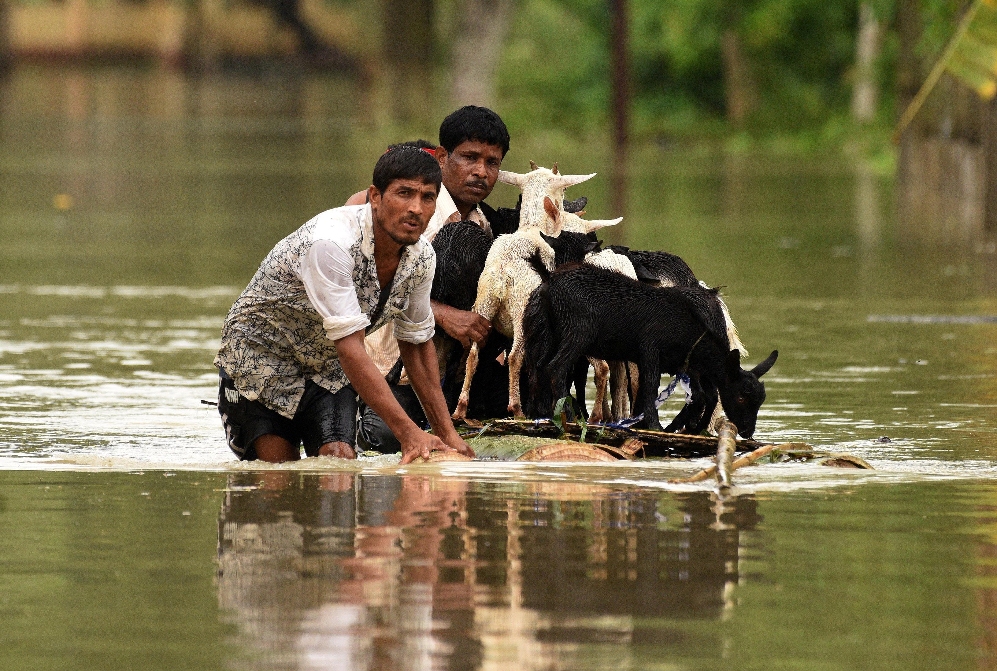 News Wrap: Monsoon death toll rises above 1,200