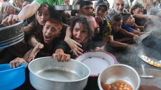 News Wrap: Aid groups warn of starvation and death in Gaza