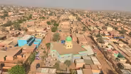 News Wrap: Civilians, foreign diplomats flee Sudan conflict