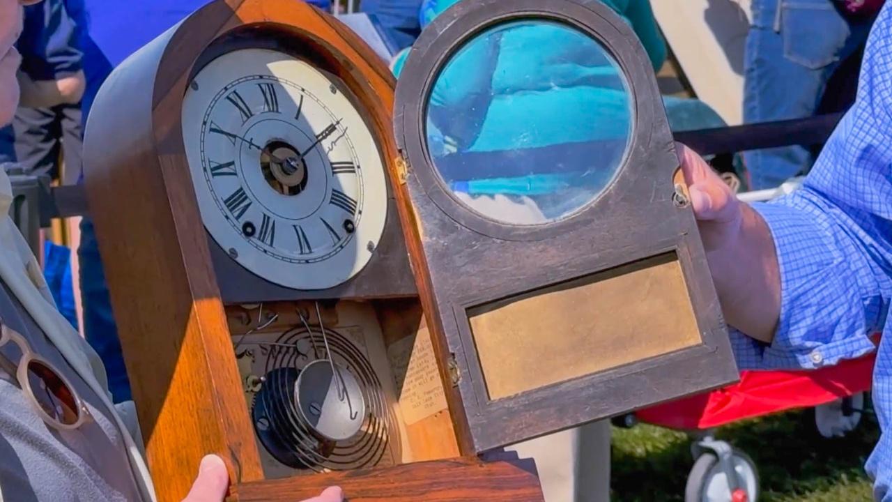 Antiques Roadshow | Appraisal: 1867 Seth Thomas Round-top Shelf Clock