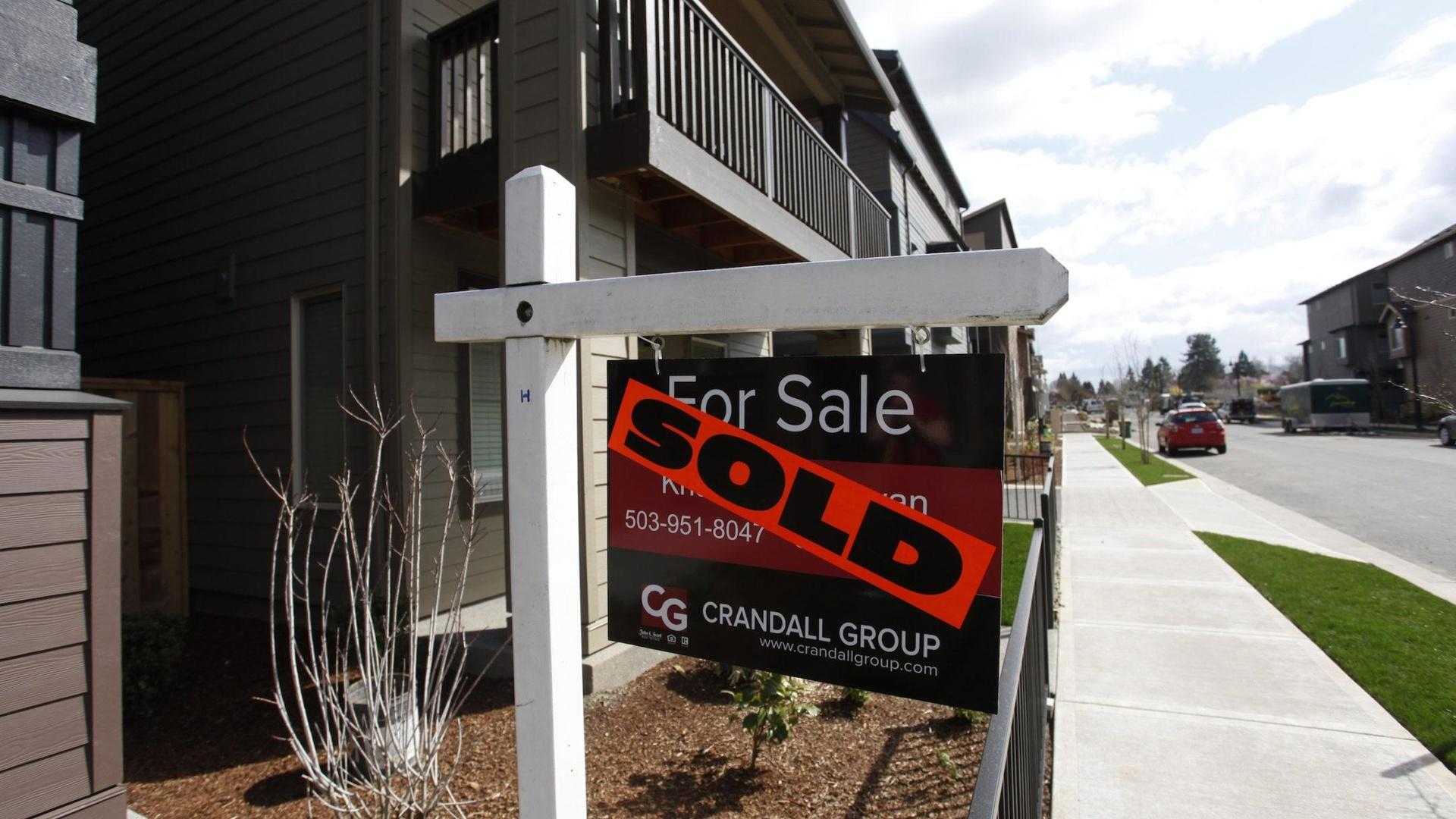 High mortgage rates compound housing affordability problems | PBS News ...