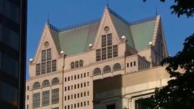 Video thumbnail: Chicago Tours with Geoffrey Baer Architects: Philip Johnson (1906 - 2005)