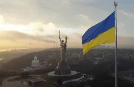 News Wrap: Ukraine blames Russia for sweeping cyberattack