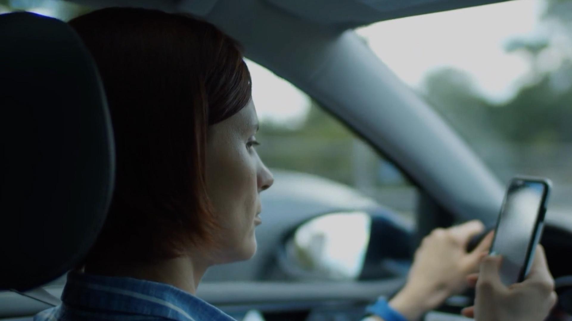 Bill Looks to Crack Down on Distracted Driving