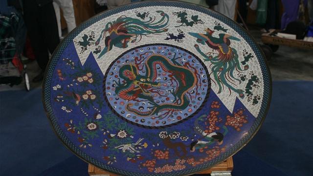 Antiques Roadshow | Appraisal: Meiji Period Cloisonné Charger