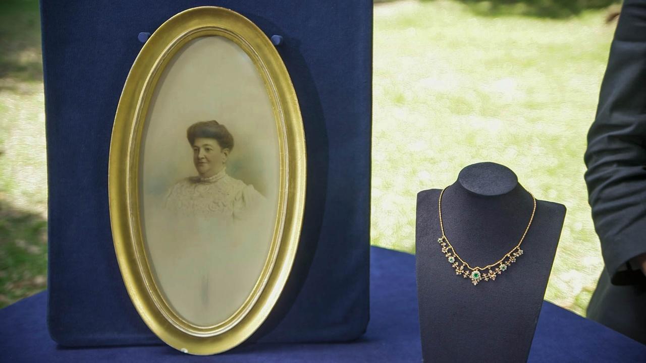 Antiques Roadshow | Appraisal: Emerald, Diamond & Gold Necklace, ca. 1875