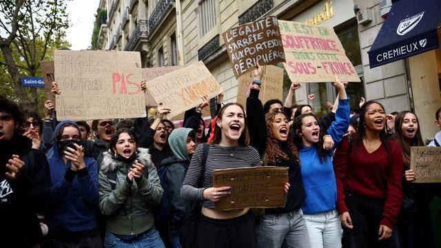 Why French students are flooding the streets in protest