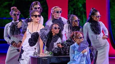 Cesario tries to woo Olivia