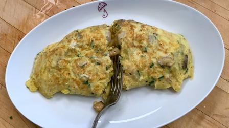 Jacques Pépin makes a seafood omelet