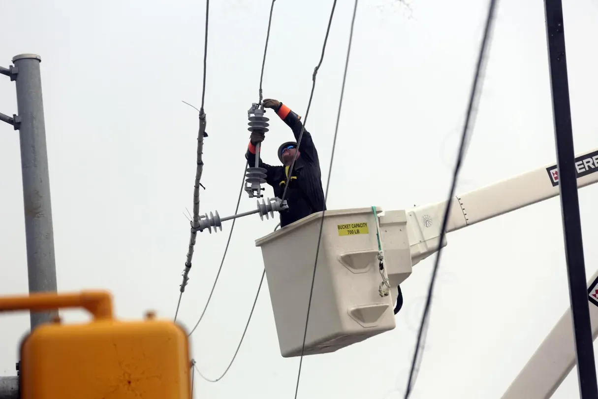 News Wrap: Midwest faces heavy rains and tornadoes overnight