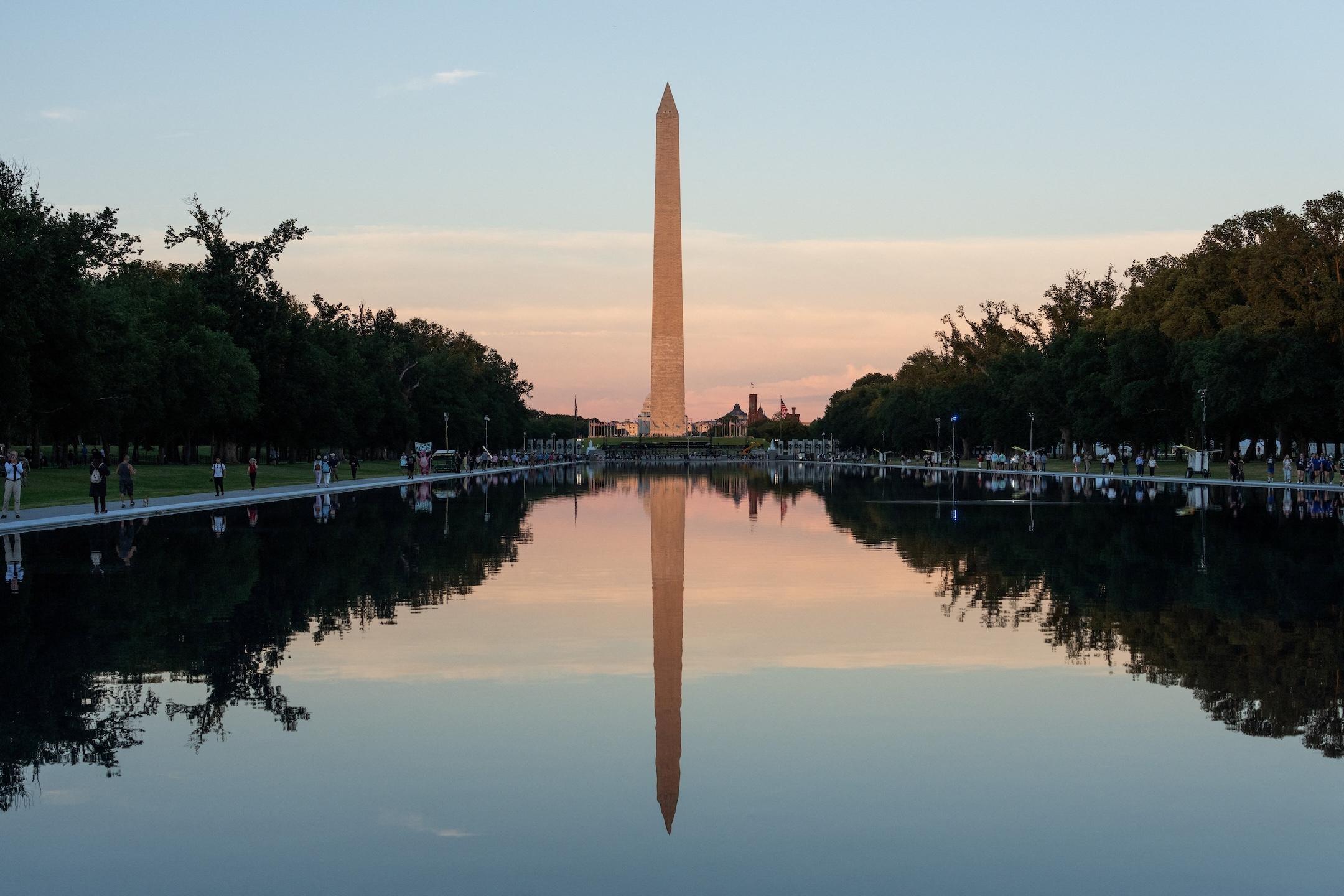 News Wrap: NPS official claims Reflecting Pool liner cut with knife or razor