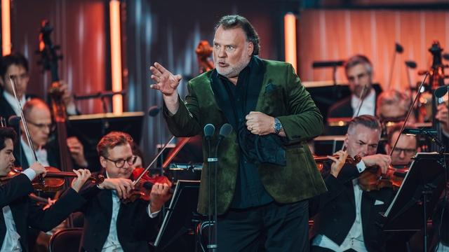 Sir Bryn Terfel performs 