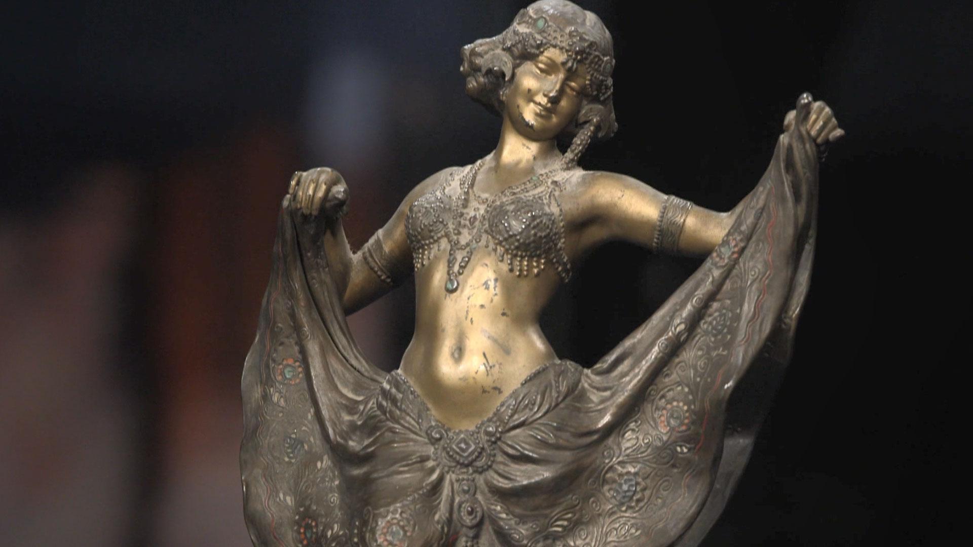 Statue with a secret; WW2 artifacts; 18th century medical texts; iconic sculpture.
