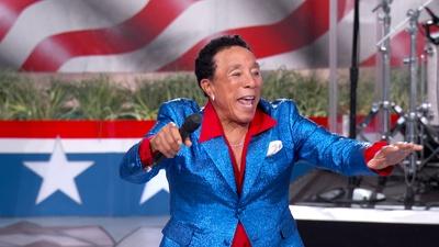 Smokey Robinson Performs 