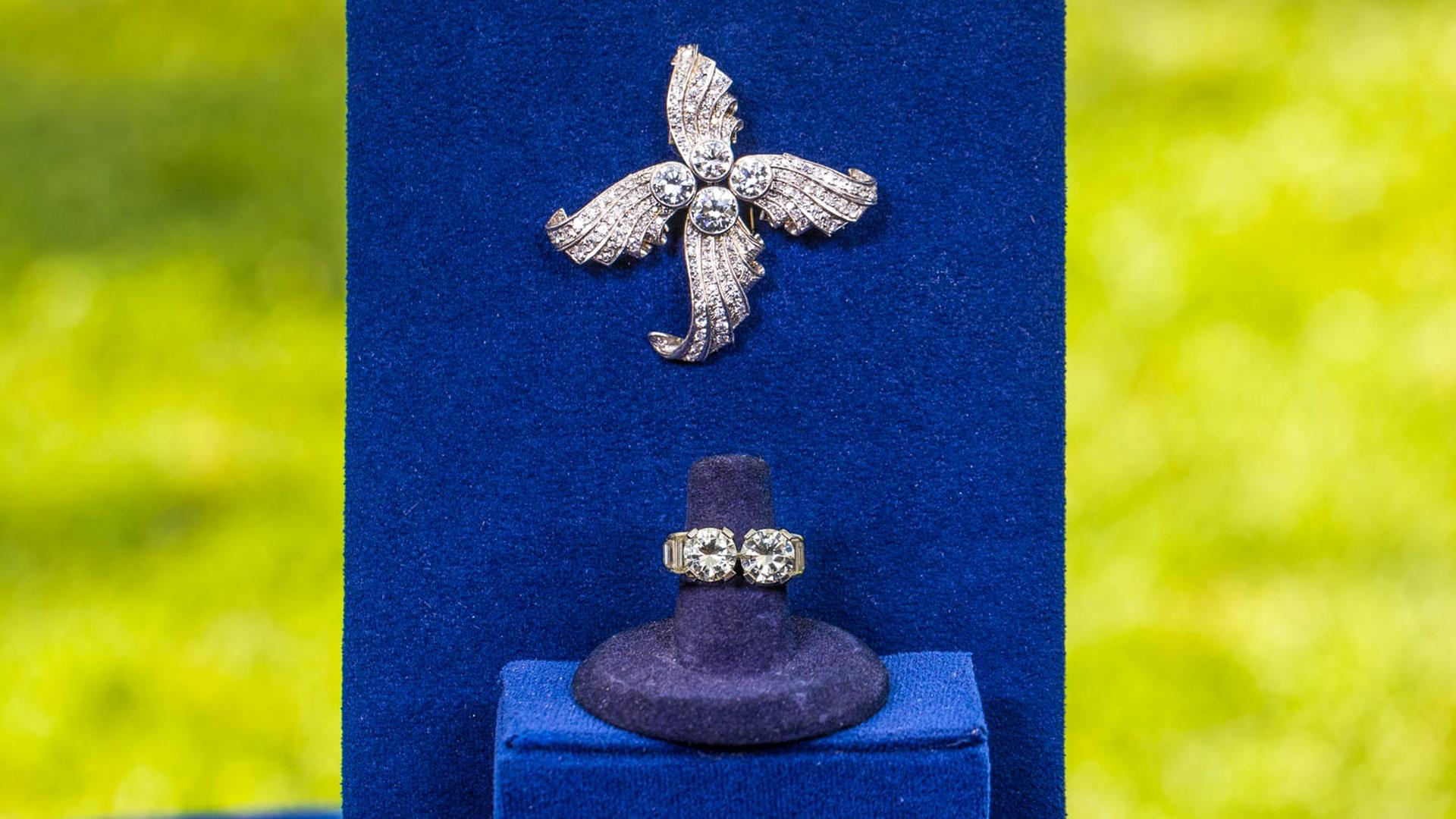 Appraisal Diamond & Platinum Brooch & Ring Antiques Roadshow ALL ARTS