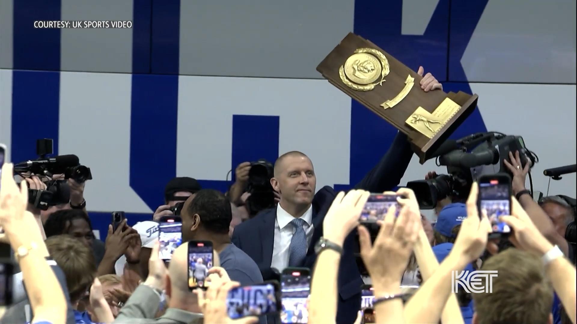 Fans Pack Rupp Arena to Welcome New UK Men’s Basketball Coach, Mark Pope