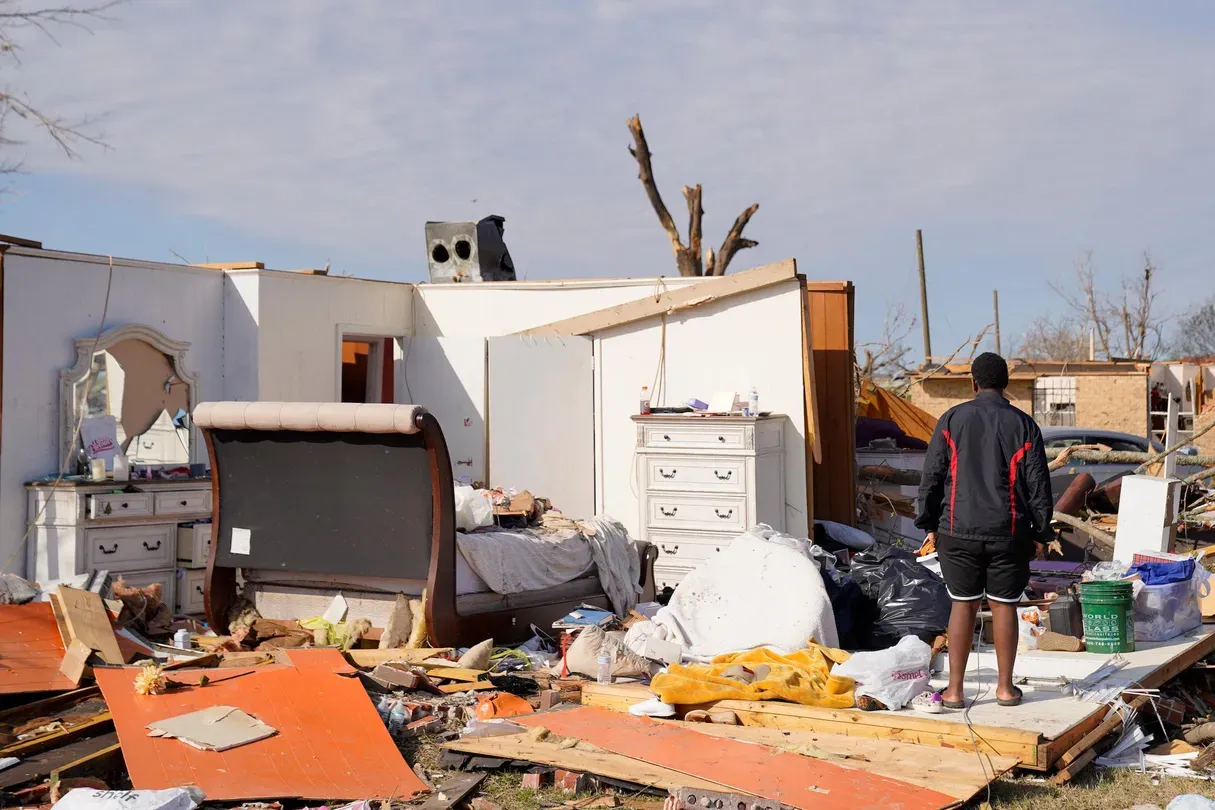 News Wrap: Recovery underway in Mississippi after tornado