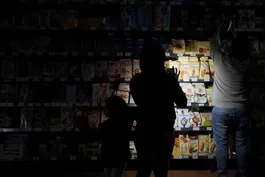 News Wrap: Massive power outage hits in Spain and Portugal