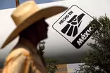 News Wrap: U.S., Mexico talk trade under threat of tariffs
